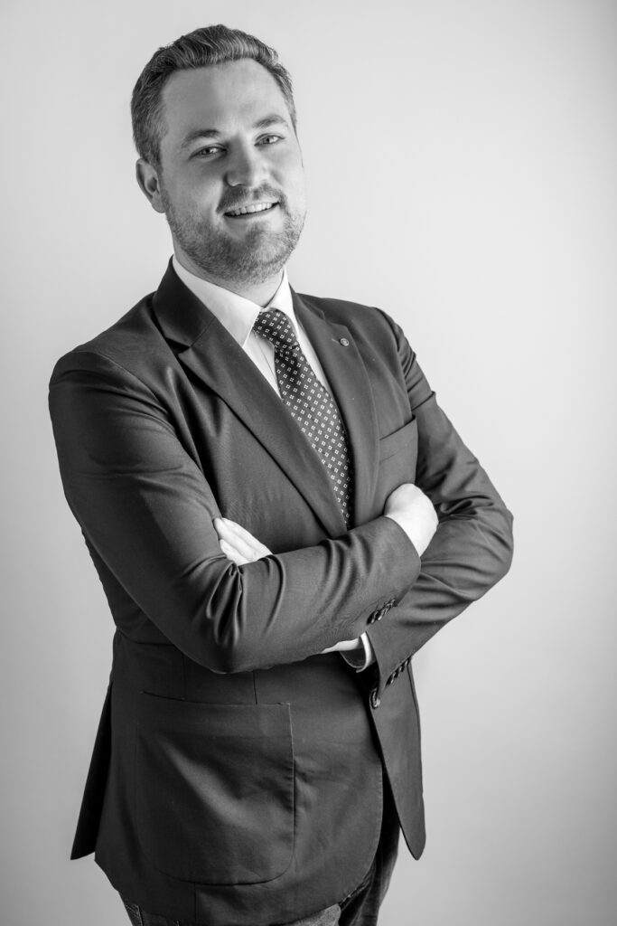 chirstopher byl web n&b